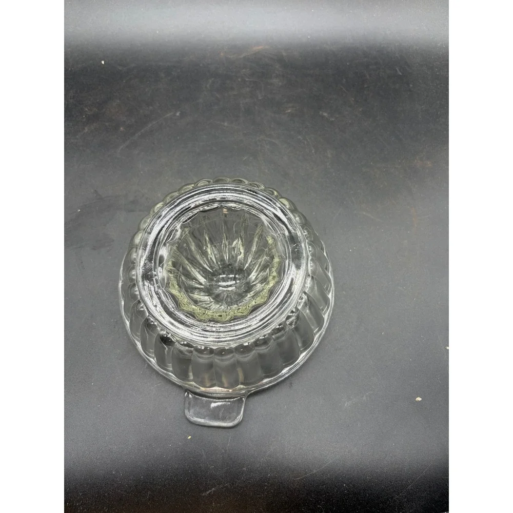 Vintage Clear‎ Glass Citrus Juicer Reamer Ribbed Bowl with Spout and Handle